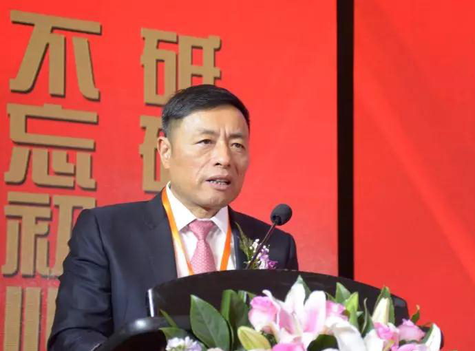 華輝石材股份董事長(zhǎng)王清安當(dāng)選全國(guó)工商聯(lián)石材業(yè)商會(huì)第四屆理事會(huì)首任輪值會(huì)長(zhǎng)