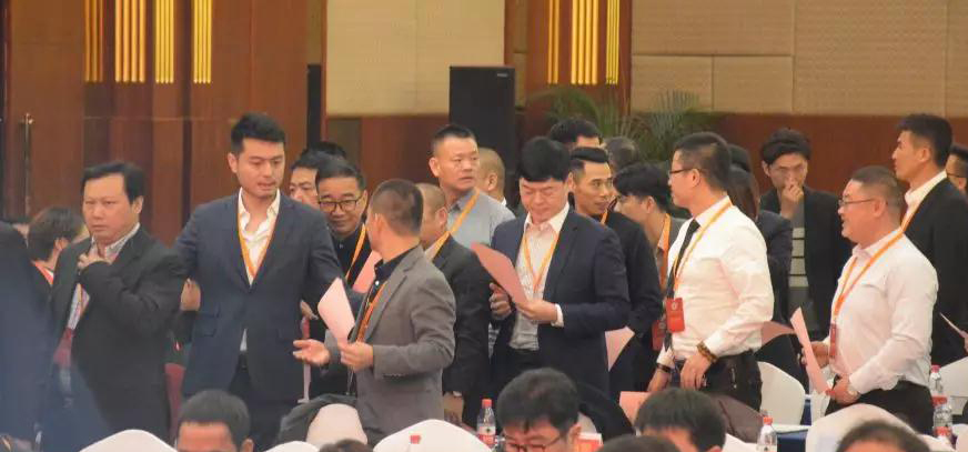 華輝石材股份董事長(zhǎng)王清安當(dāng)選全國(guó)工商聯(lián)石材業(yè)商會(huì)第四屆理事會(huì)首任輪值會(huì)長(zhǎng)