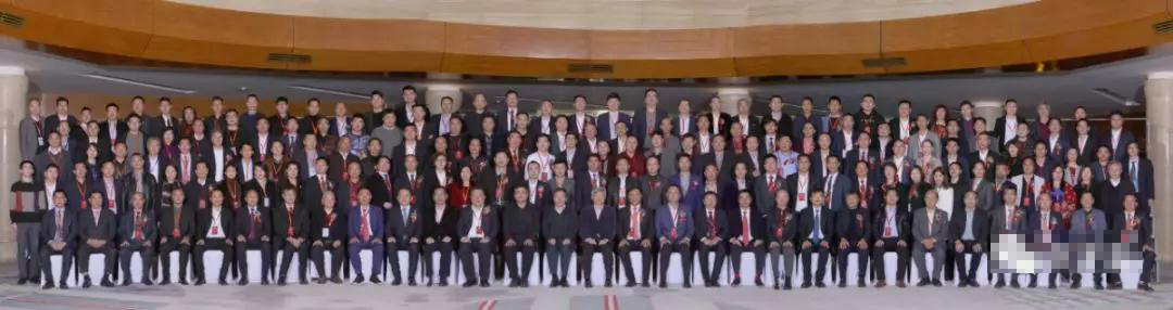 華輝石材股份董事長(zhǎng)王清安當(dāng)選全國(guó)工商聯(lián)石材業(yè)商會(huì)第四屆理事會(huì)首任輪值會(huì)長(zhǎng)