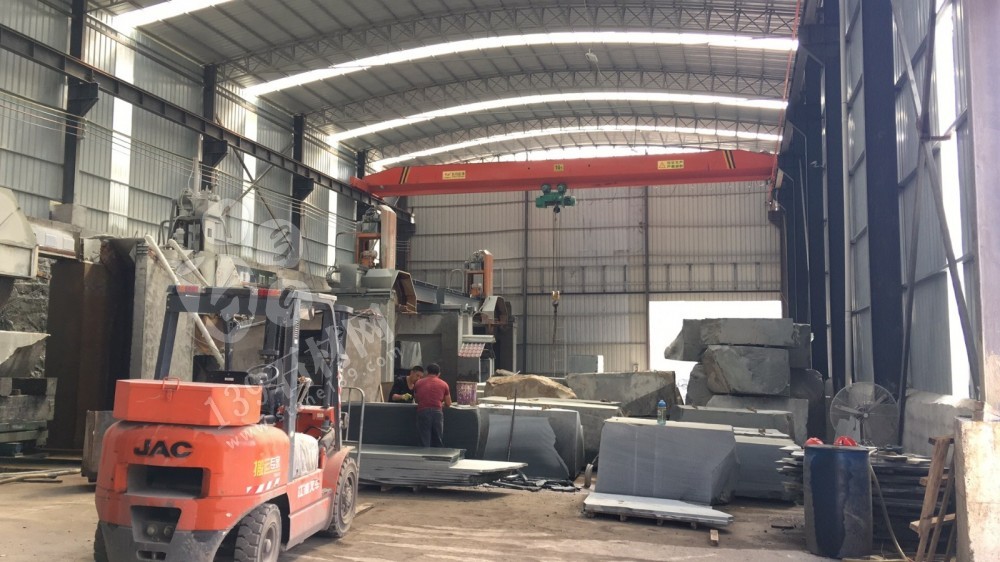 四川茗源石材主要經營萬源青石、欄桿護欄、路沿石、市政工程青石訂單