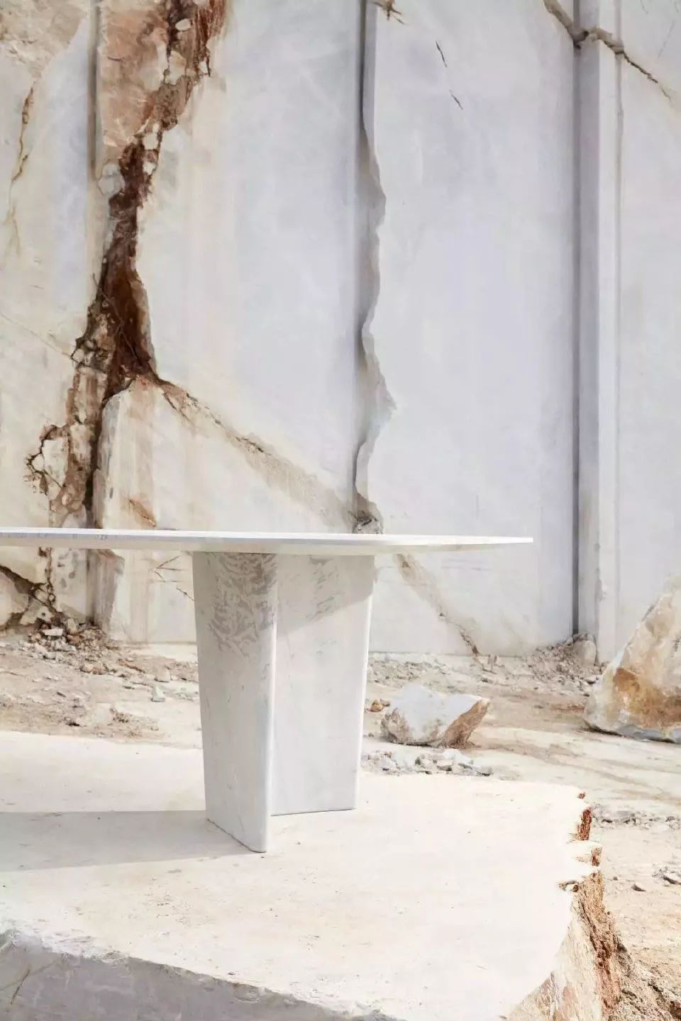 一組天然石材家具照片，專(zhuān)門(mén)從石材原產(chǎn)地采石場(chǎng)拍攝（組圖）