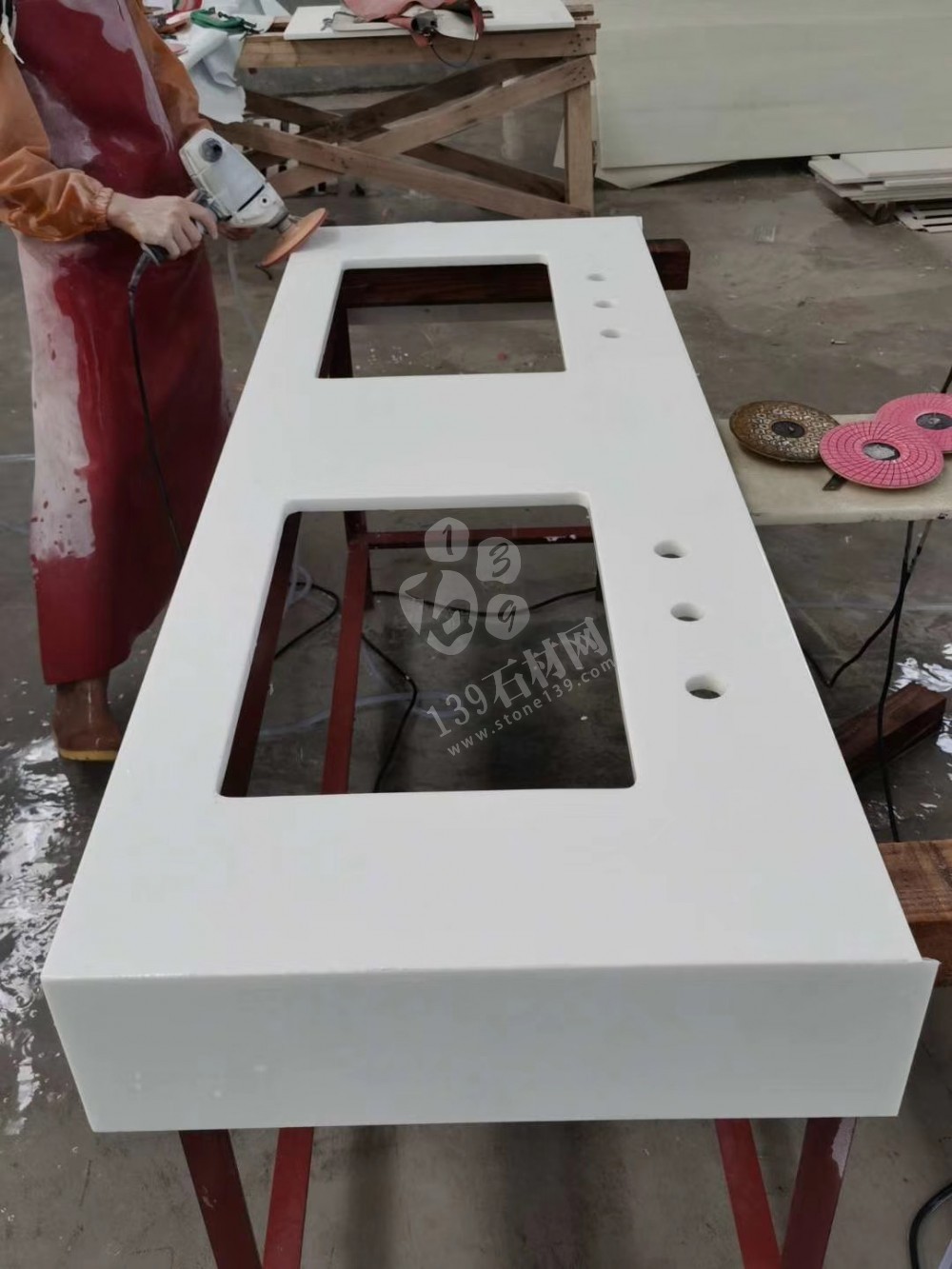 微晶石紋路板與巖板的對比區別