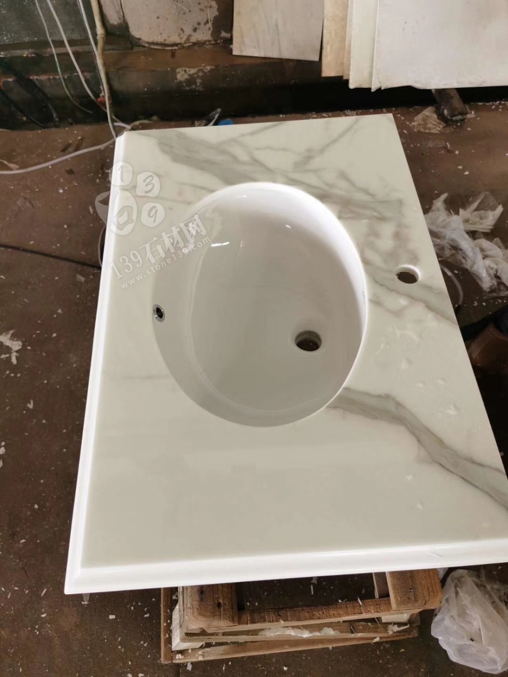 微晶石紋路板與巖板的對比區別