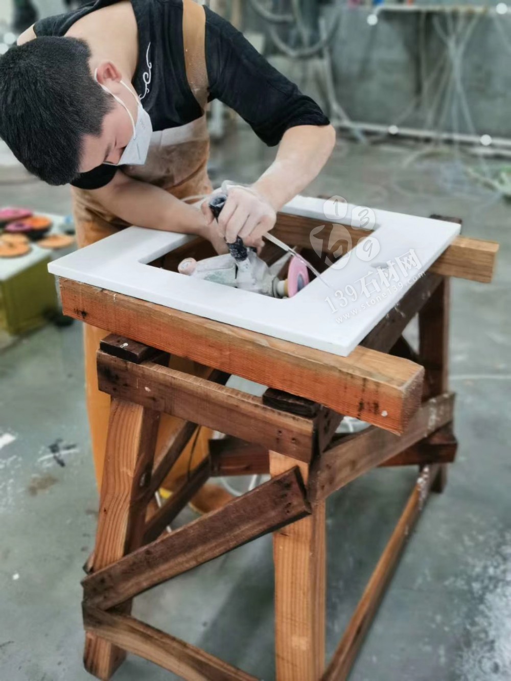 微晶石紋路板與巖板的對比區別