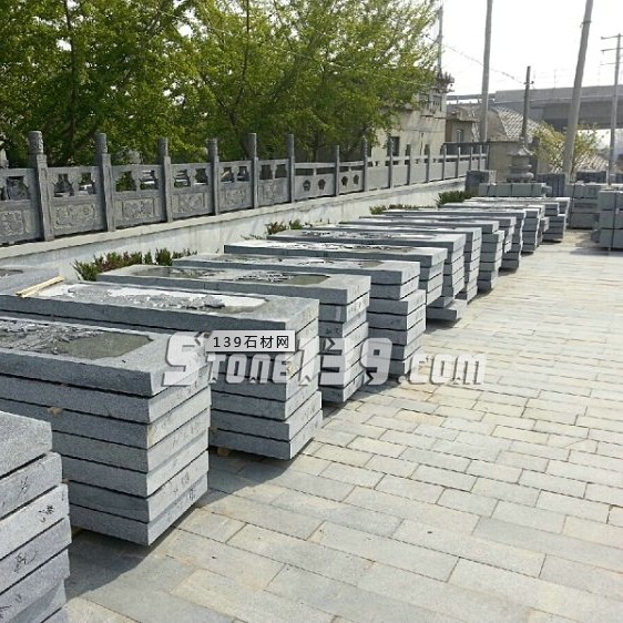 山東臨沂臨沭縣(“東盤青”芝麻灰、白麻)石材介紹