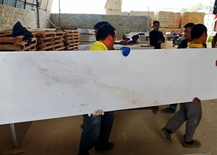 廣西最美白色大理石產(chǎn)區(qū)，平桂區(qū)全力推進(jìn)企業(yè)復(fù)工復(fù)產(chǎn)！附廣西白欣賞！