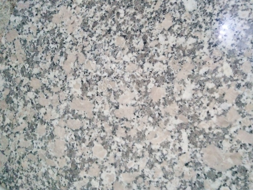 【運(yùn)東石材】河南梨花白內(nèi)鄉(xiāng)礦區(qū)廠家直銷批發(fā)梨花白、梨花紅、路沿石