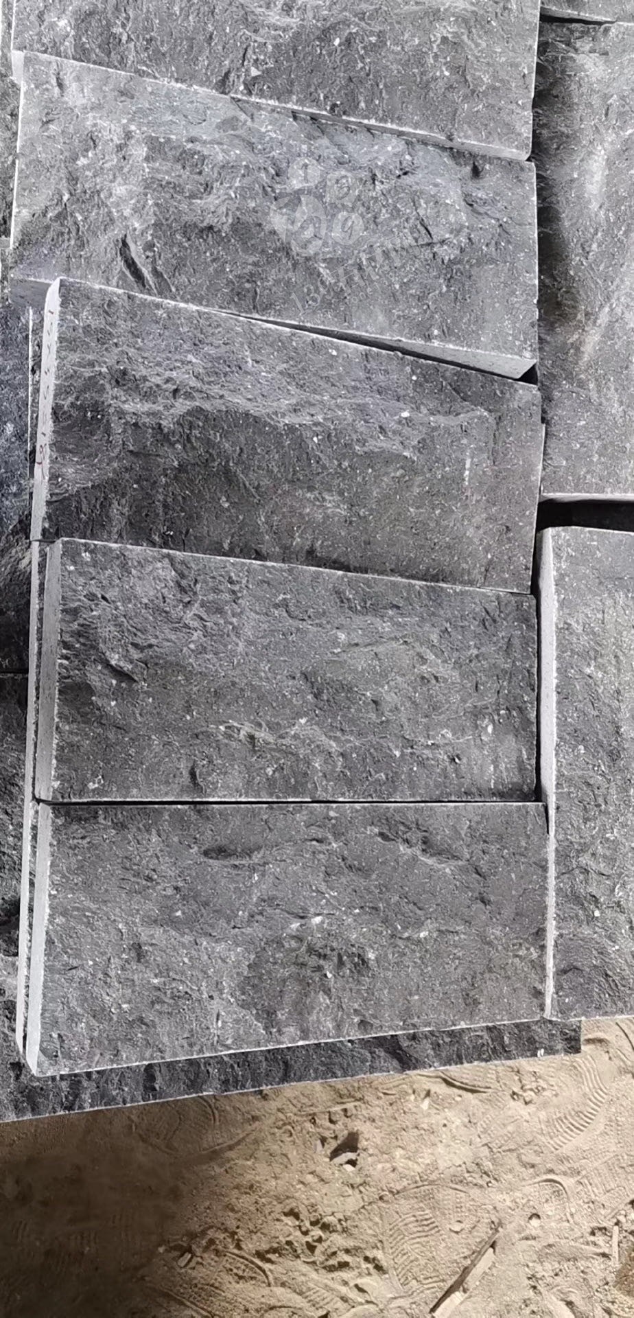 【廣西博洪石業(yè)】主營(yíng)博白黑-猶如黑色夜空中金星在閃動(dòng)