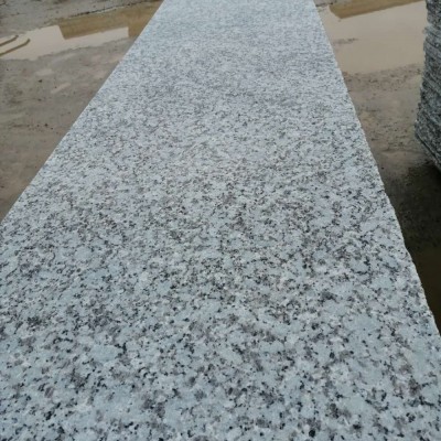 芭拉白花崗巖芭拉花火燒面石材市政道路火燒板