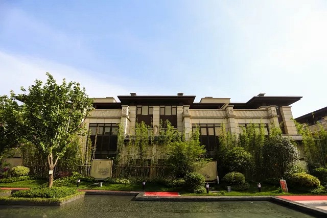 別墅外墻為何選石材（花崗巖）？經歷百年，石材外墻風采依舊