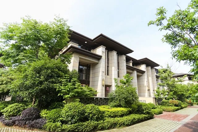 別墅外墻為何選石材（花崗巖）？經歷百年，石材外墻風采依舊