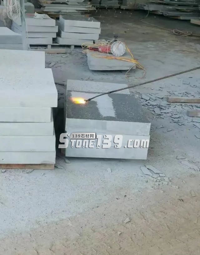 湛江雷州市自然資源局依法拆除13處違法石材場,附湛江黑石欣賞!