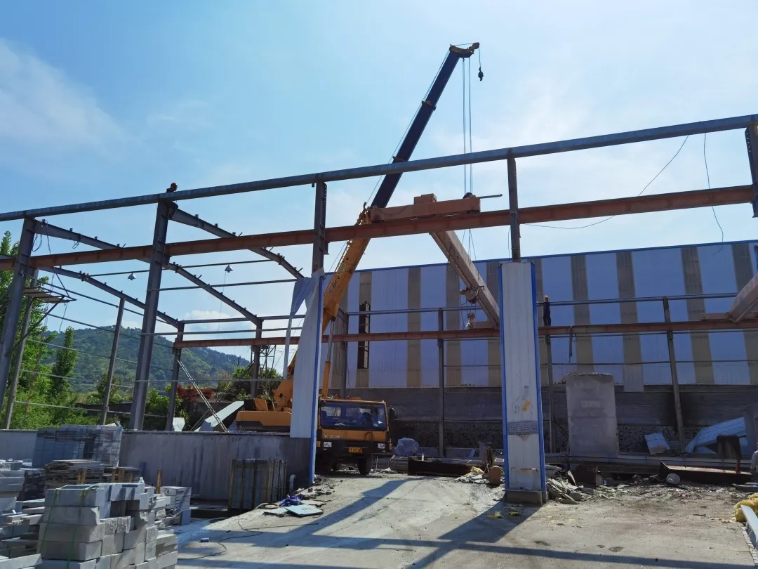 (浙江654產地)桐廬縣鐘山鄉繼續開展石材行業整治,推進石材企業拆除工作