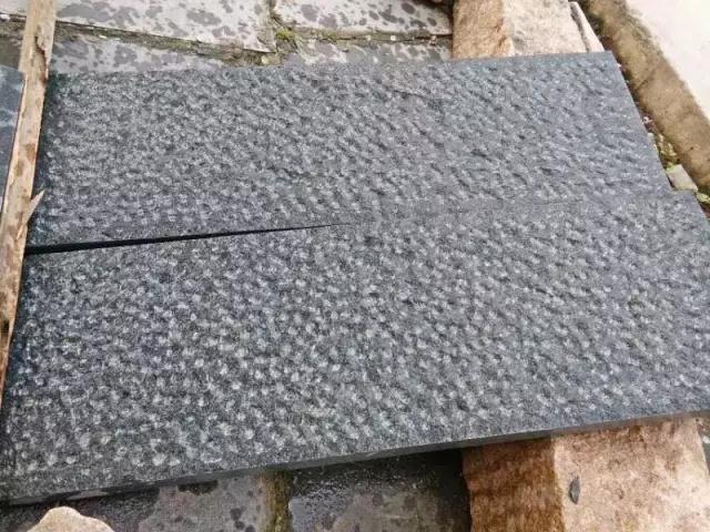 【圣輝石材】主營新老礦的芝麻黑、芝麻灰、芝麻白、銹石、蝦紅、泉州紅