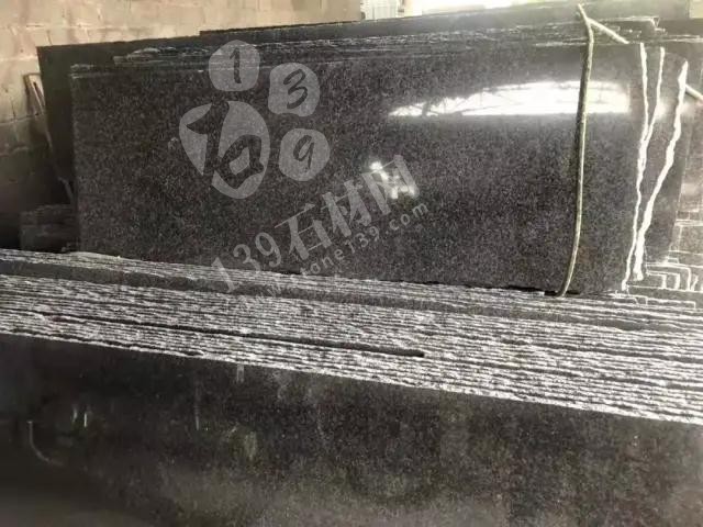 廣西鐘山縣人大副主任到花山鄉花崗巖礦山調研,附鐘山青(廣西芝麻黑)欣賞!