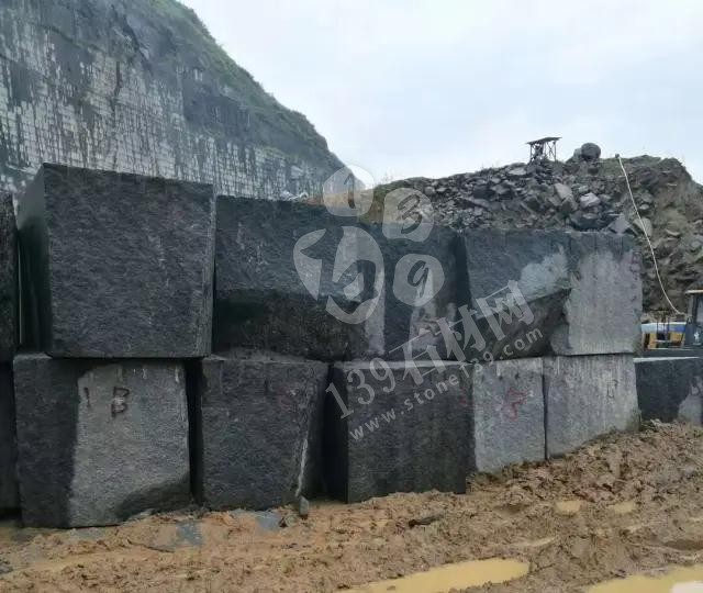 廣西鐘山縣人大副主任到花山鄉花崗巖礦山調研,附鐘山青(廣西芝麻黑)欣賞!