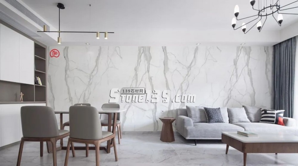 幾十萬的魚肚白特選板:用排版設計突破局限