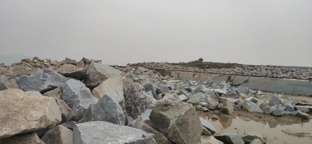 6604.4立方米花崗巖石材荒料最低價(jià)處置！明天開拍千萬別錯(cuò)過！