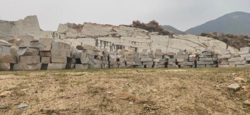 6604.4立方米花崗巖石材荒料最低價(jià)處置！明天開拍千萬別錯(cuò)過！