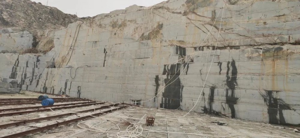 6604.4立方米花崗巖石材荒料最低價(jià)處置！明天開拍千萬別錯(cuò)過！