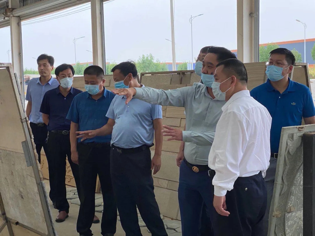 河北滄州市副市長張文閣對黃驊港華業石材新城進行考察調研活動