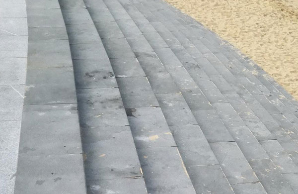 目前最便宜的黑石(湛江黑)產地廣東雷州市召開非法石材場整治工作推進會