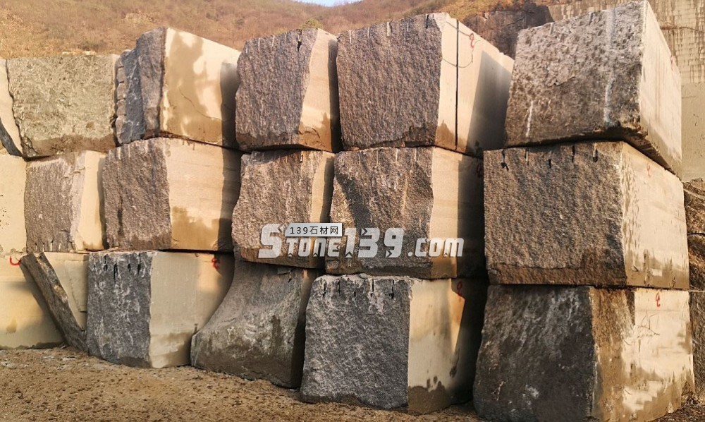 廣西芝麻黑(鐘山青)礦區(qū)一手報(bào)價(jià)!可完美替代福建長泰G654!