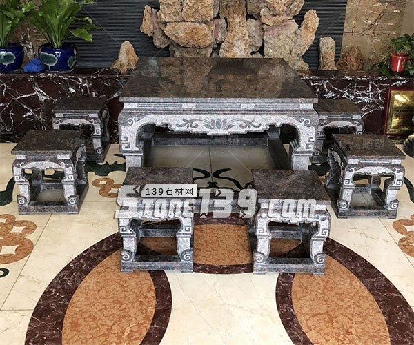 跟中式風格最搭的英國棕桌椅7