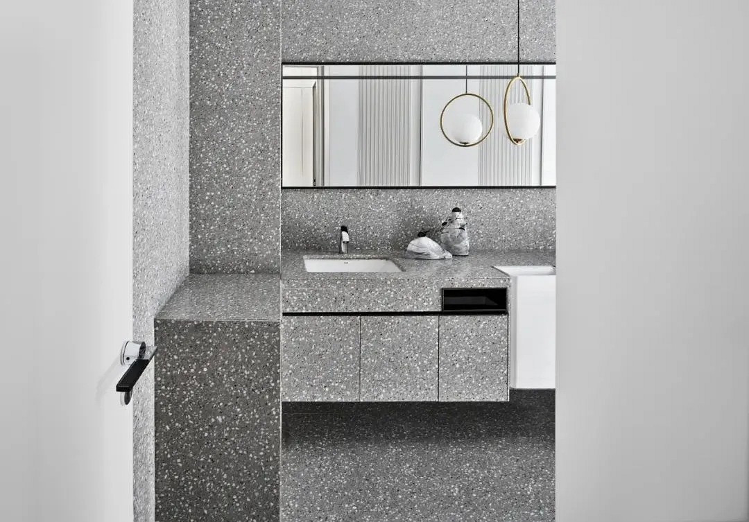 云紋石材包裹的樓梯，宛若浮云懸于虛空之中