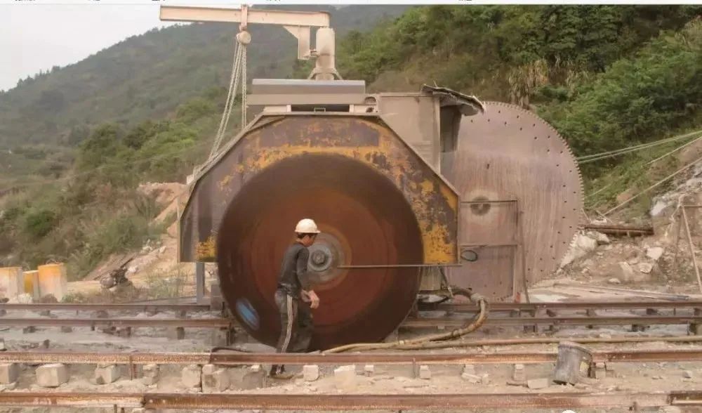 新固廢法實施，對石材行業有何影響？石材企業應如何應對？