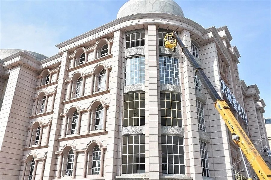 「楓葉紅」外墻干掛,打造“紅色宮殿”,花崗巖工程裝飾無可替代