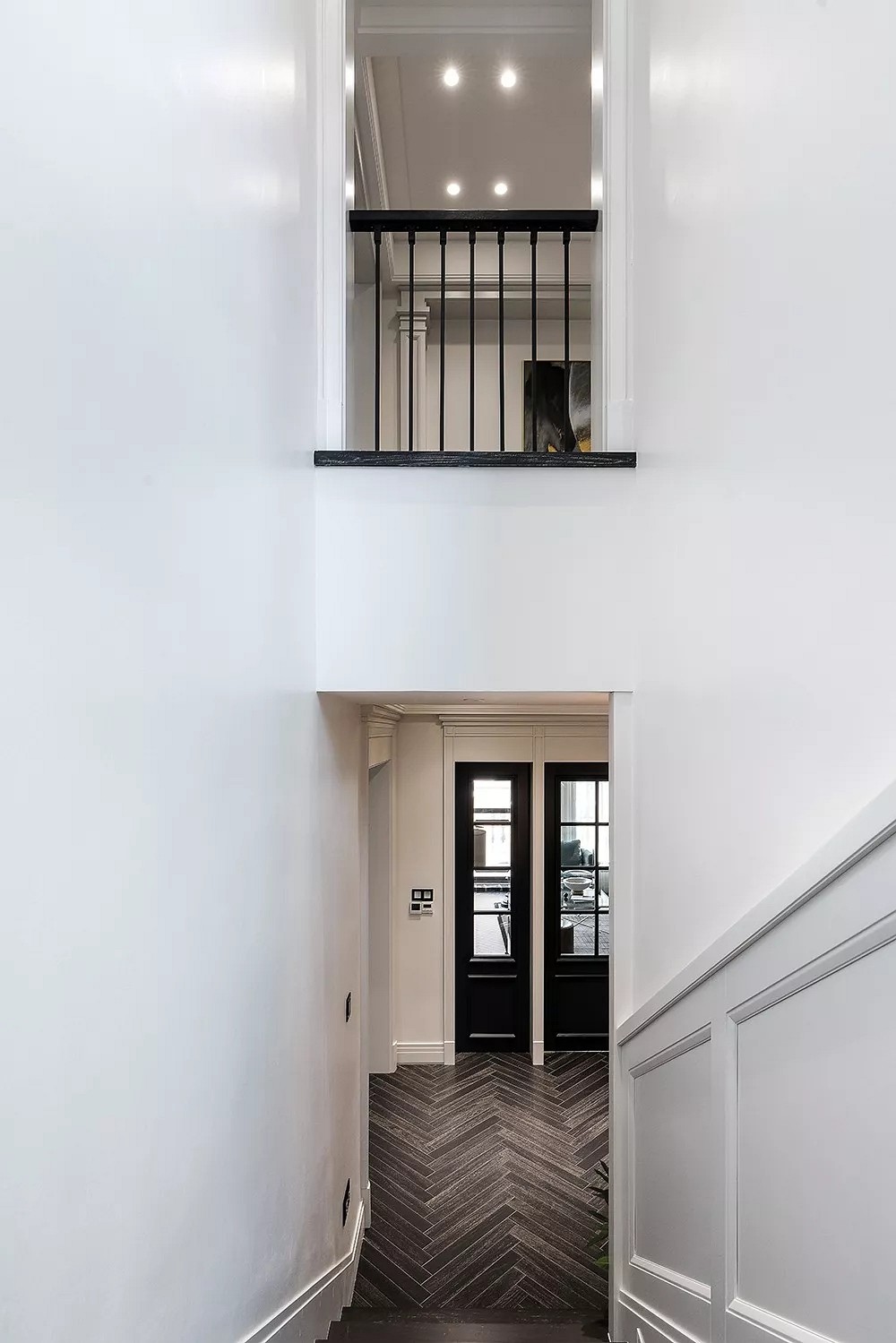 黑白大理石+金屬線，精致優雅的完美搭配