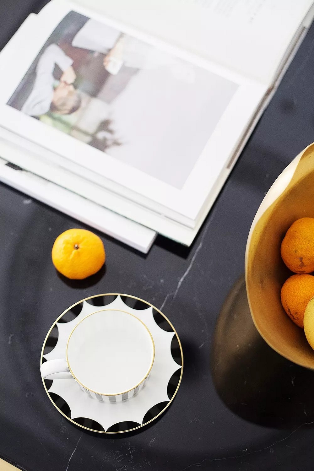 黑白大理石+金屬線，精致優雅的完美搭配