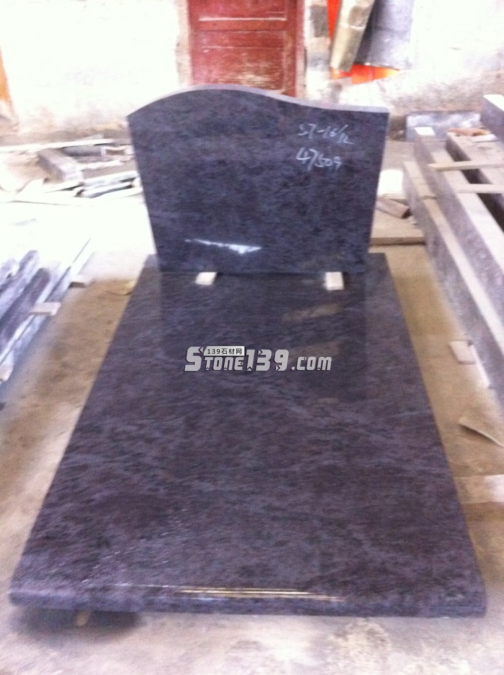 花崗石何以成為制作墓碑和紀念碑的主要材料？