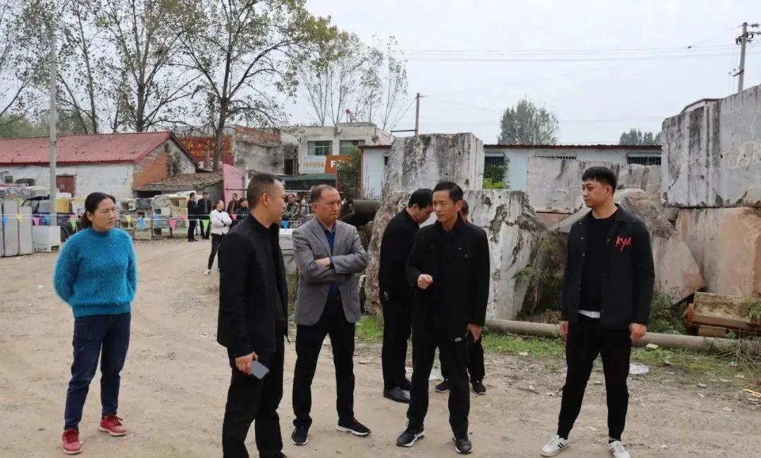 河南南陽(yáng)淅川縣上集鎮(zhèn)集中開(kāi)展石材企業(yè)專(zhuān)項(xiàng)整治行動(dòng)