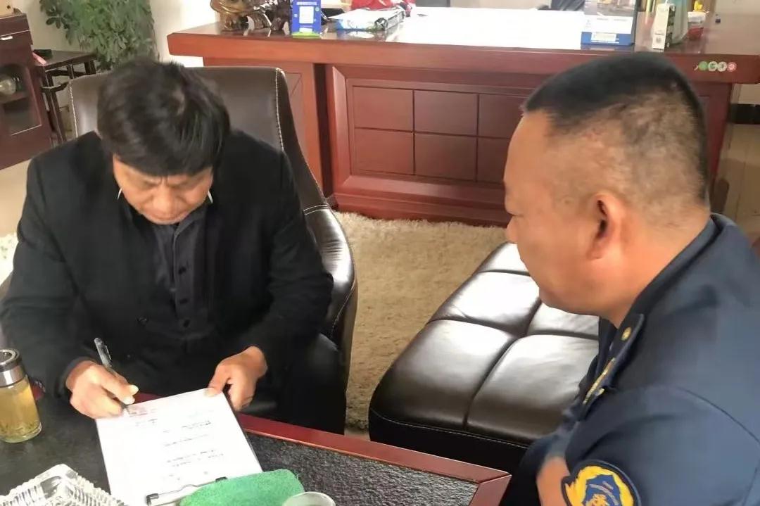 湖北麻城成立專班整治石材產業貨運車輛,6家企業被下達責令整改通知書