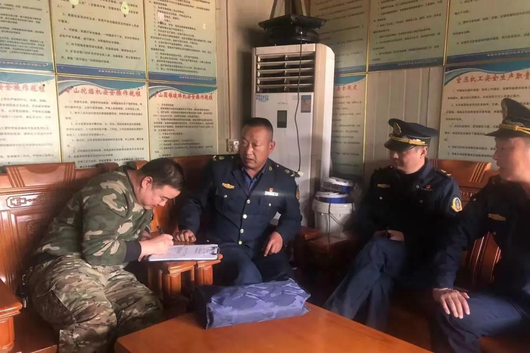 湖北麻城成立專班整治石材產業貨運車輛,6家企業被下達責令整改通知書