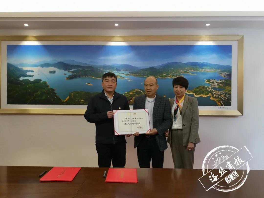 【石界大愛(ài)】近期，眾多石企認(rèn)捐數(shù)千萬(wàn)，用于開(kāi)展扶貧濟(jì)困、文化教育等慈善公益活動(dòng)