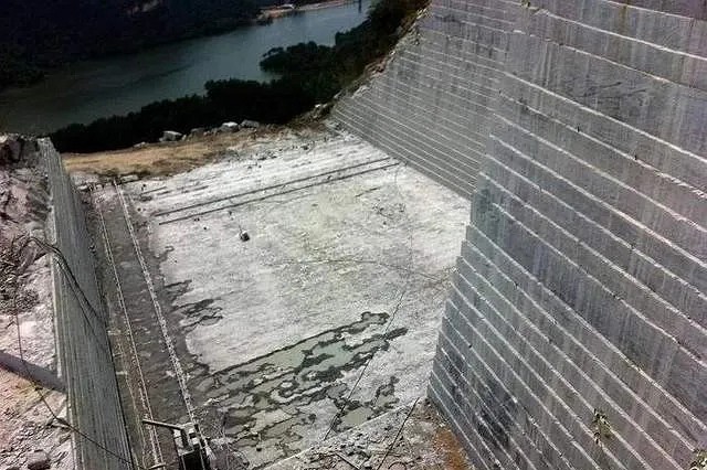 詩情畫意的浪淘沙石材,在諸多花崗石中顯得相當清新脫俗