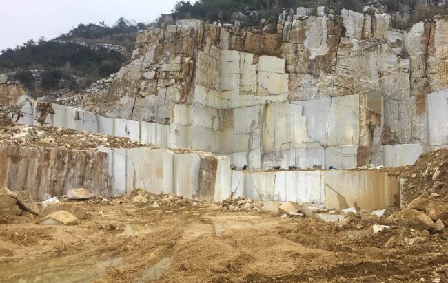 國產灰姑娘大理石產地廣西來賓市興賓區鐵腕治“非法采石” --專項打擊七洞鄉非法采礦工作綜述