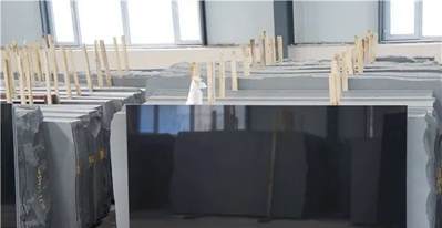 墓碑中的“愛馬仕”丨山西黑石材，十年漲10倍，比房?jī)r(jià)漲的還快