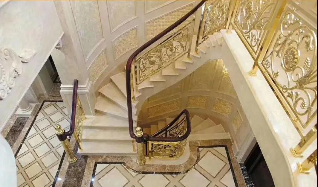 石材裝飾知識:大理石樓梯護(hù)墻板怎么設(shè)計(jì)?