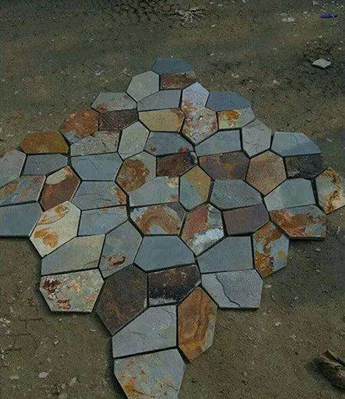 花崗巖地鋪：冰裂紋vs馬蹄石，哪種鋪裝效果好看？