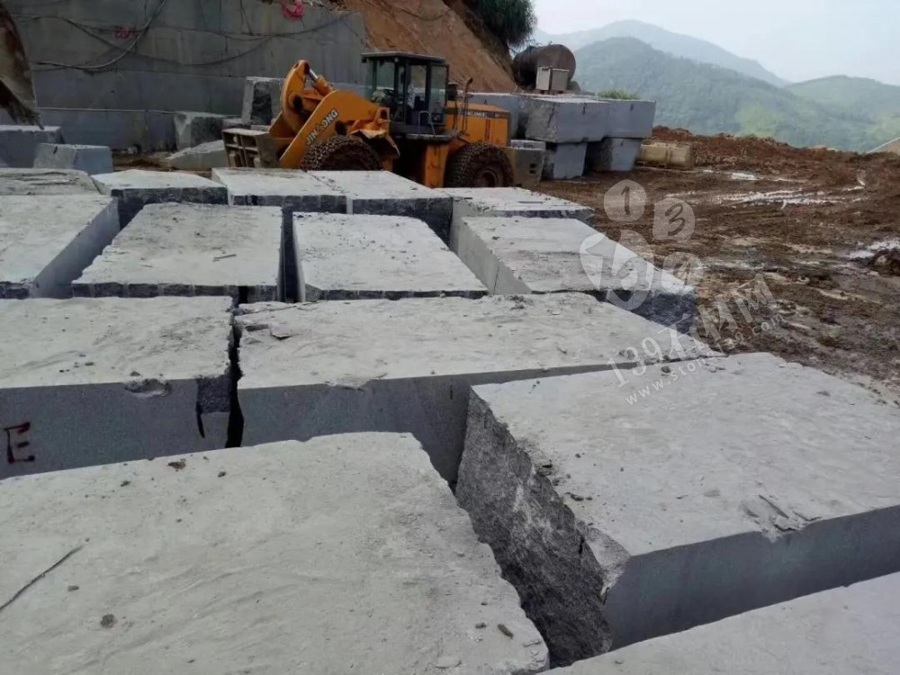 【榮興石材】主營廣西芝麻黑(鐘山青)