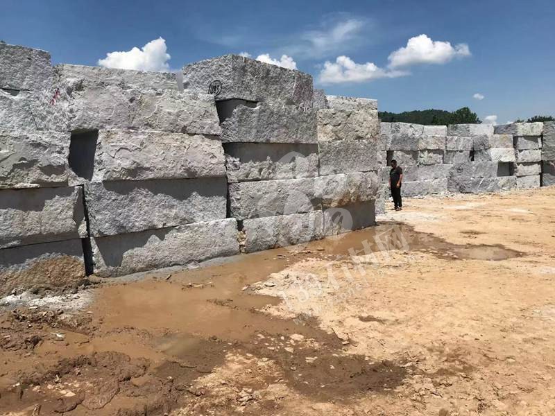 【恒泰吉石材】經營泰寧珍珠蘭（福建藍寶石）、五彩紅、自有大型礦山