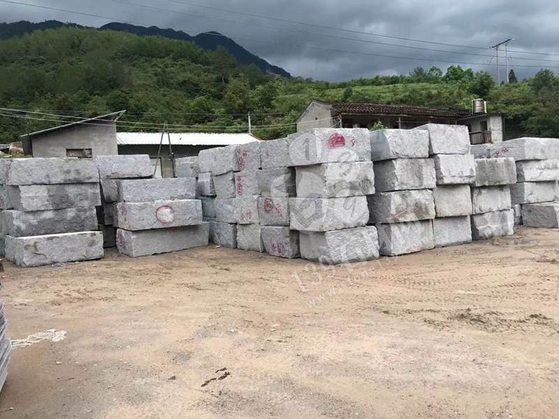 【恒泰吉石材】經營泰寧珍珠蘭（福建藍寶石）、五彩紅、自有大型礦山