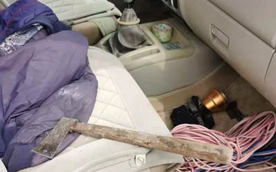 吳山鎮(zhèn)各石材企業(yè)按要求停止開采,等待統(tǒng)一規(guī)劃。竟有小偷打起了石材礦山上的設(shè)備!