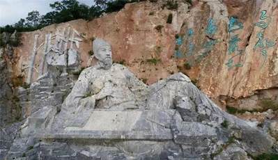 湖北“變廢為寶”，花2.5億改廢棄采石場，建成我國最大山體雕像，當地人：很有意義 