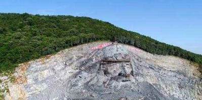 湖北“變廢為寶”，花2.5億改廢棄采石場，建成我國最大山體雕像，當地人：很有意義 