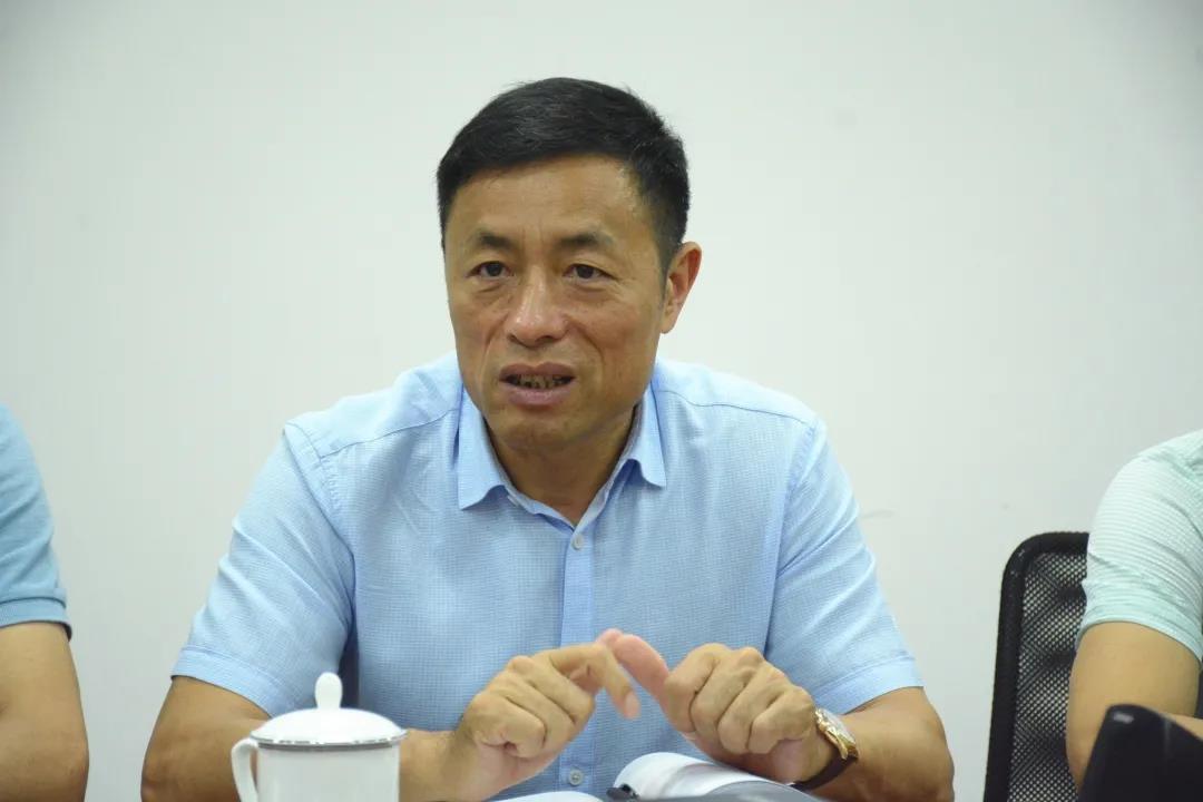 南安市檢察院黨組書記、檢察長曾閩宏帶隊到南安市石材協(xié)會調(diào)研